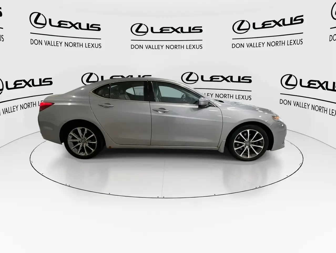 Acura TLX снимка Acura TLX