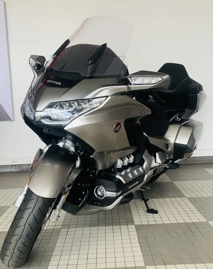 Honda Gold Wing Šedá - 2