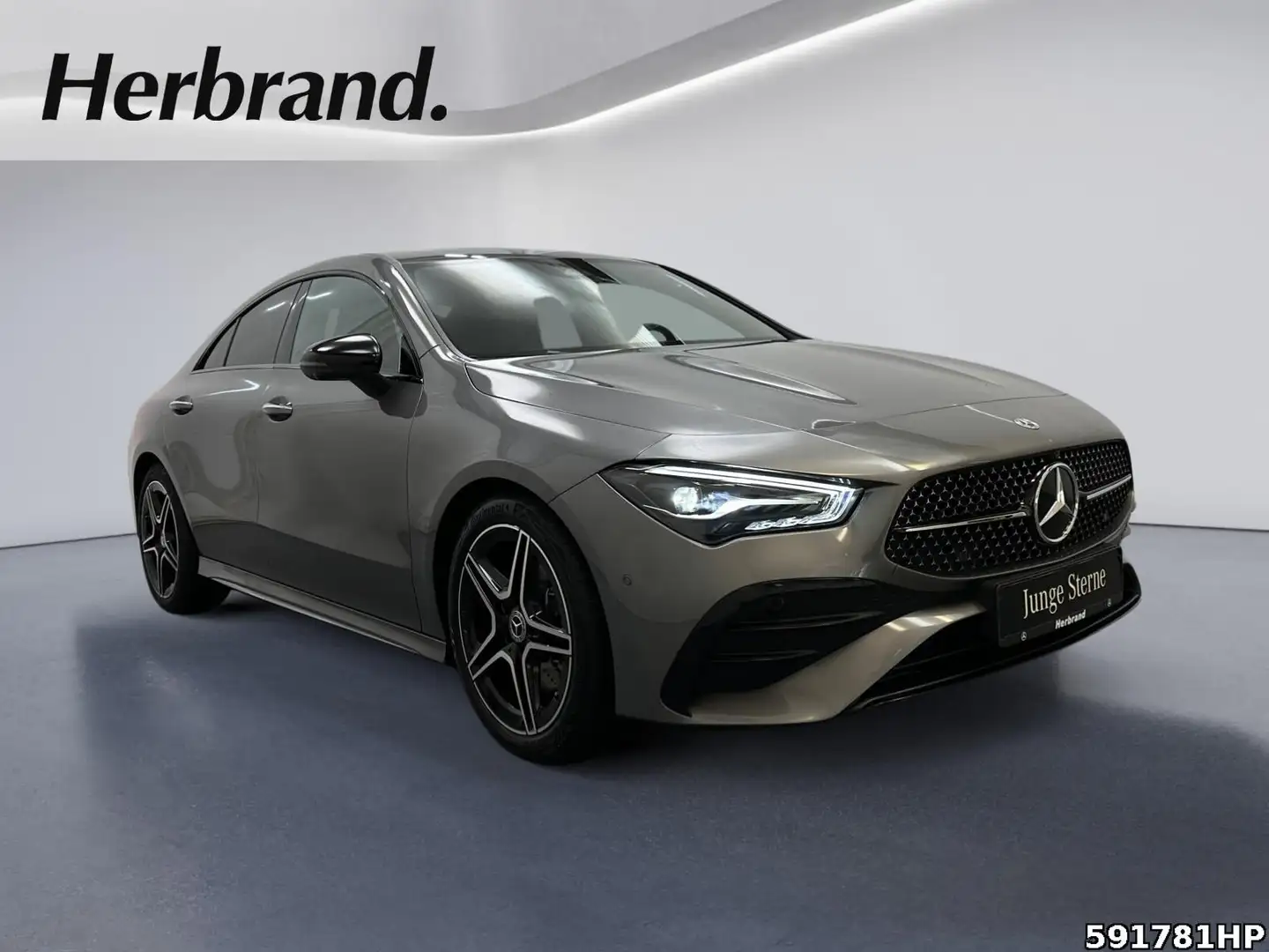 Mercedes-Benz CLA 200 AMG  360° Ambiente LED LHZ Keyless GO * Grau - 2