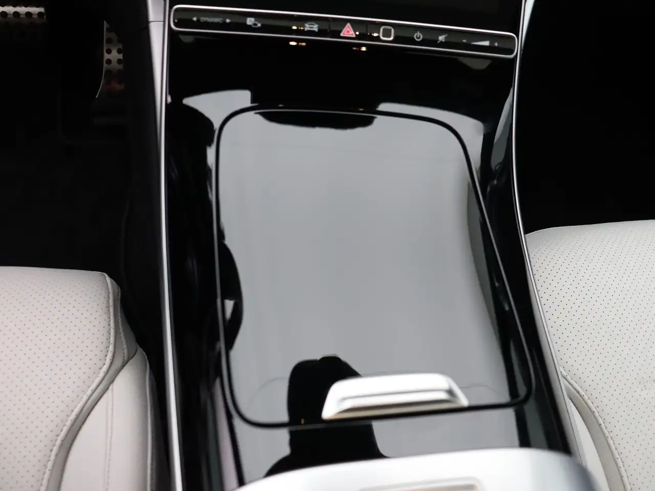 Mercedes-Benz C-Class 2026 — фото 14