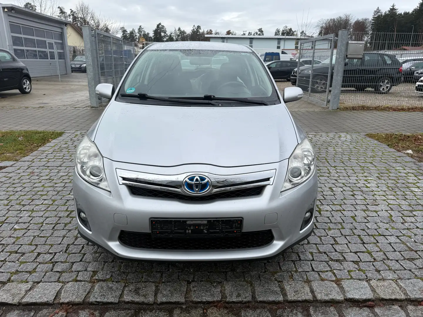 Toyota Auris Hybrid Travel - TÜV 04.2026. - Grau - 2
