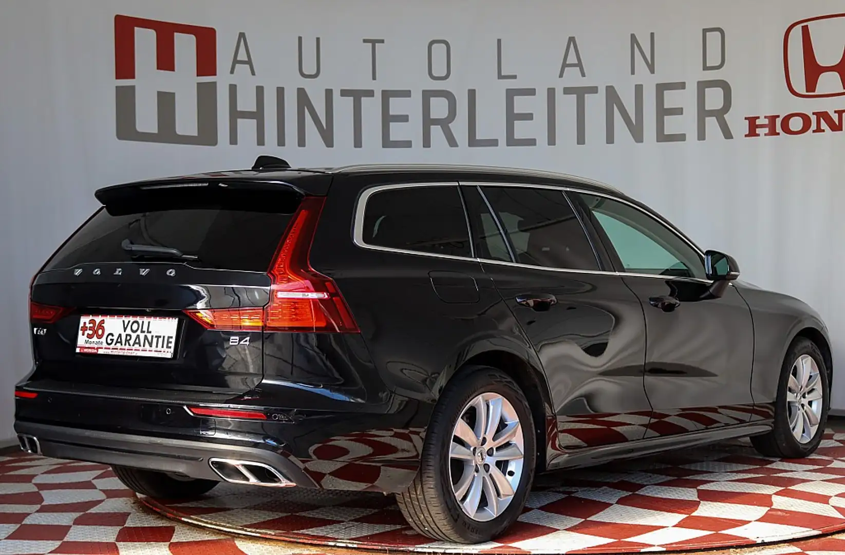 Volvo V60 B4 Momentum Pro Aut. WINTER-PAKET / NAVI / LED ... Noir - 2
