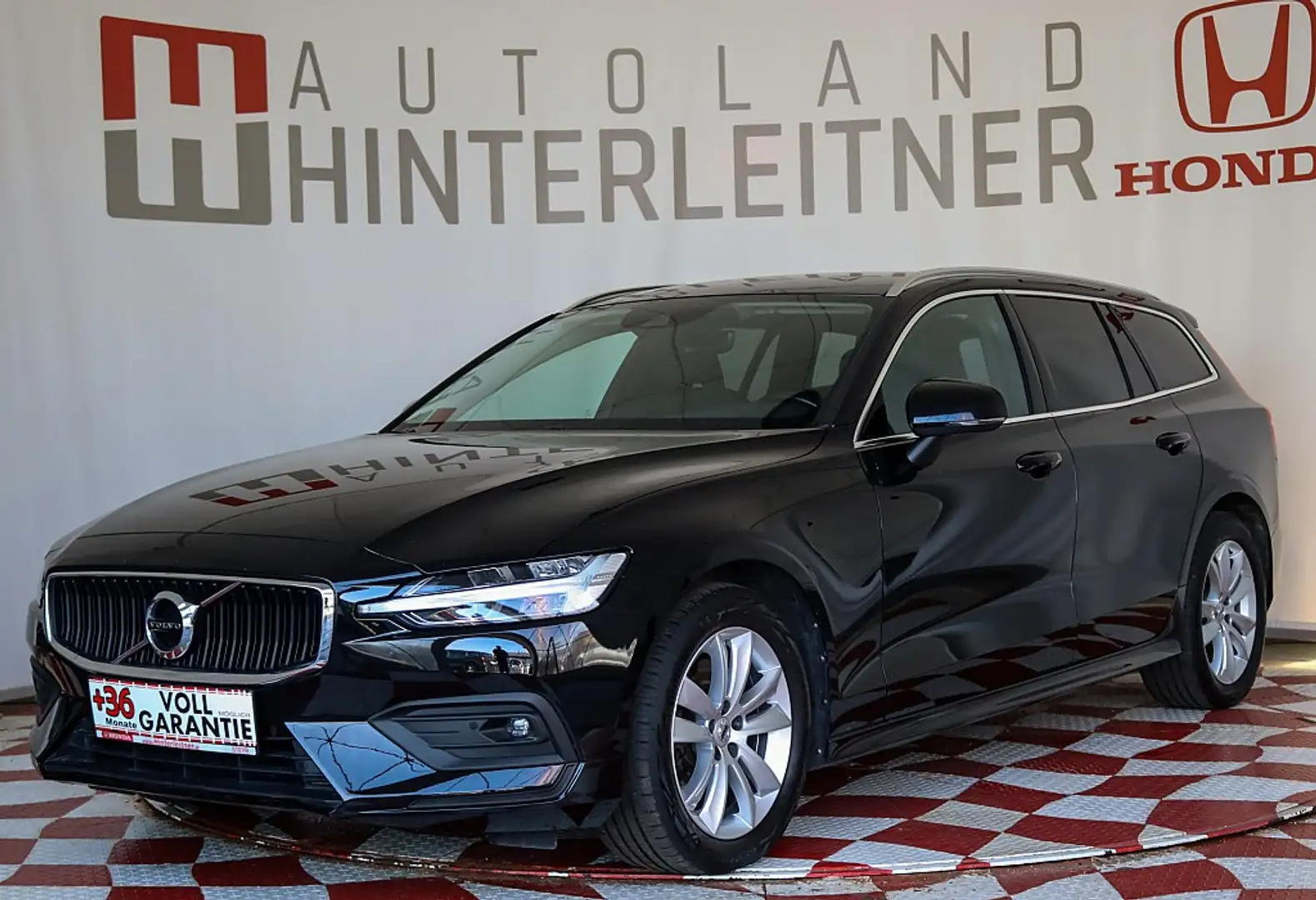 Volvo V60 B4 Momentum Pro Aut. WINTER-PAKET / NAVI / LED ... Noir - 1