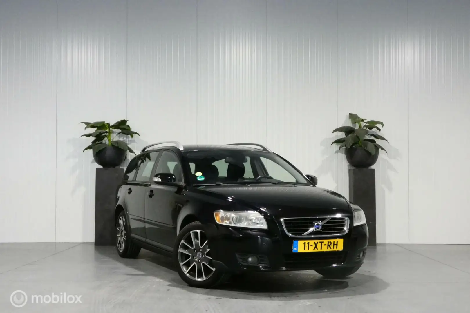 Volvo V50 1.8 Momentum airco trekhaak apk Zwart - 2
