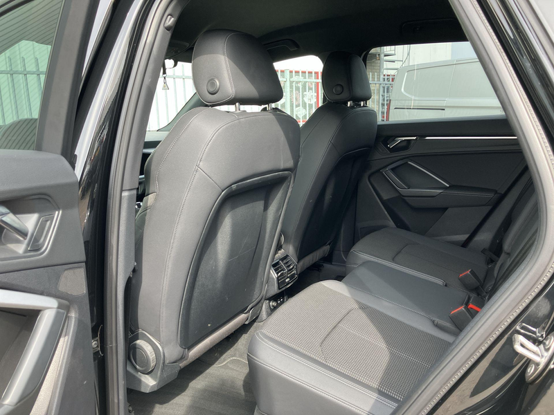 Audi Q3 45TFSIe 245PK S Line · Camera · Navigatie · Apple/ — photo 9