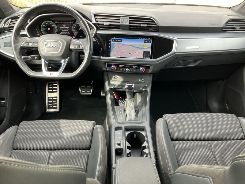 Audi Q3 45TFSIe 245PK S Line · Camera · Navigatie · Apple/ — photo 5