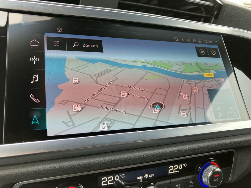 Audi Q3 45TFSIe 245PK S Line · Camera · Navigatie · Apple/ — photo 13