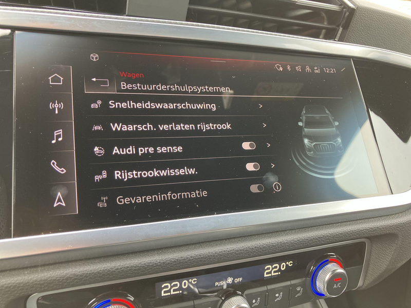 Audi Q3 45TFSIe 245PK S Line · Camera · Navigatie · Apple/ — photo 15