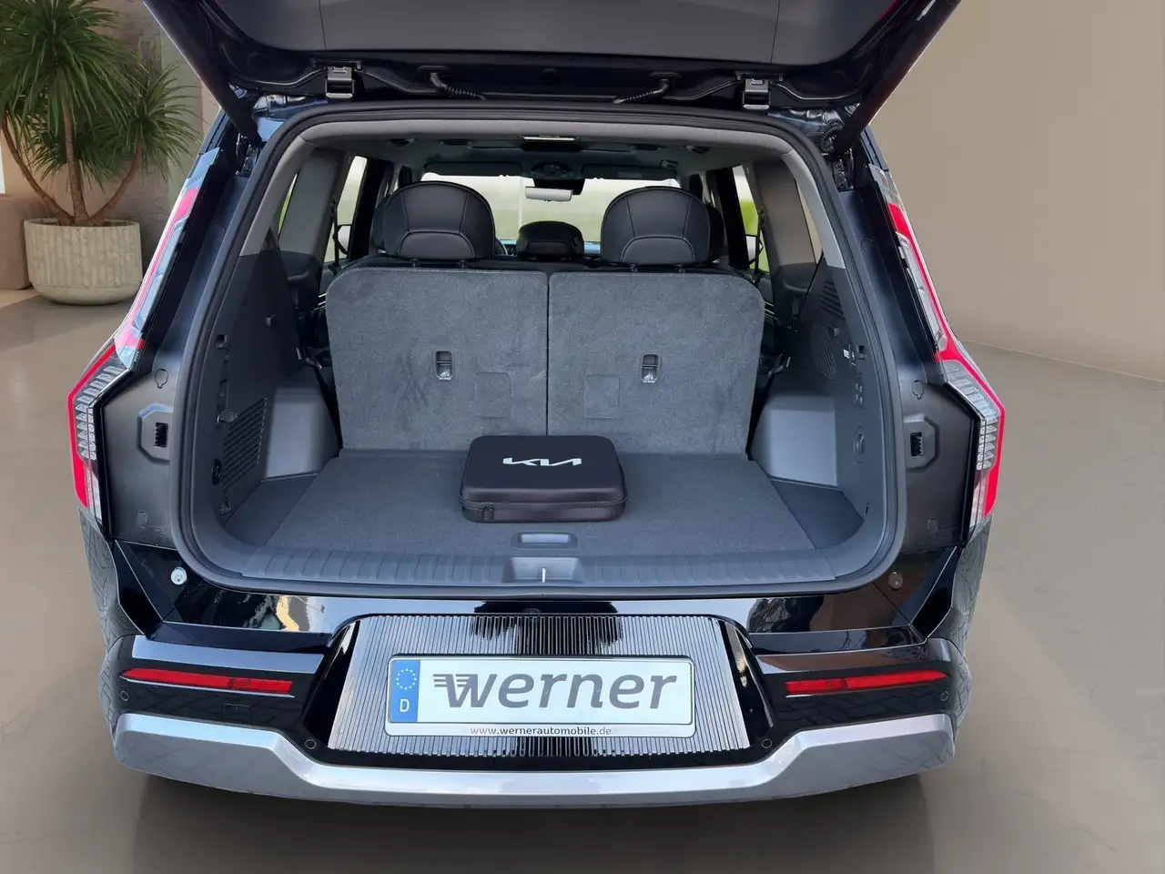 Kia EV9 AWD Earth Drive Comfort Glasdach AHK 20 Zoll 16