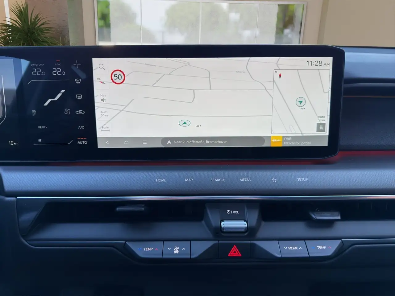 Kia EV9 AWD Earth Drive Comfort Glasdach AHK 20 Zoll 11