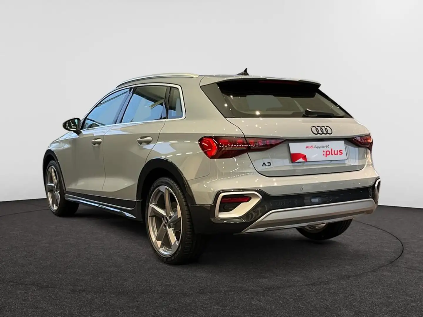 Audi A3 Alltstreet Audi A3 allstreet  35 TDI  110(150) kW( Grijs - 2