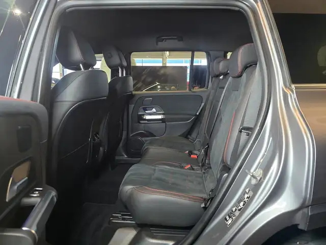 Mercedes-Benz GLB view 21