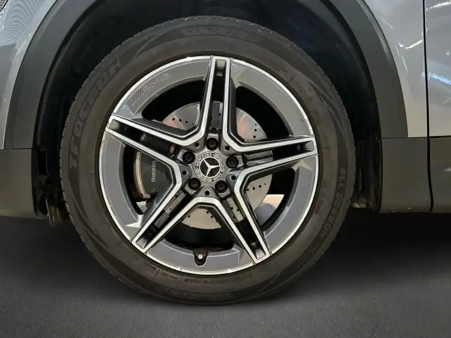 Mercedes-Benz GLB view 5