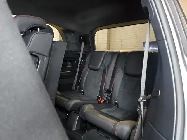 Mercedes-Benz GLB view 23