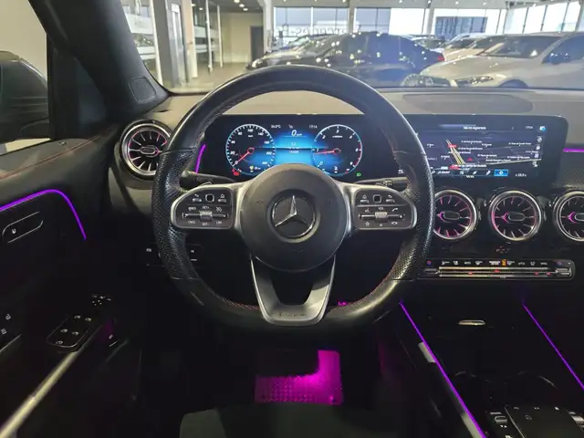 Mercedes-Benz GLB view 17