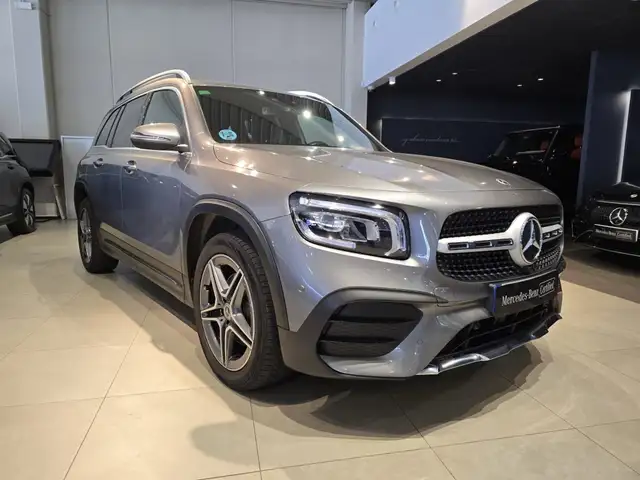Mercedes-Benz GLB view 8
