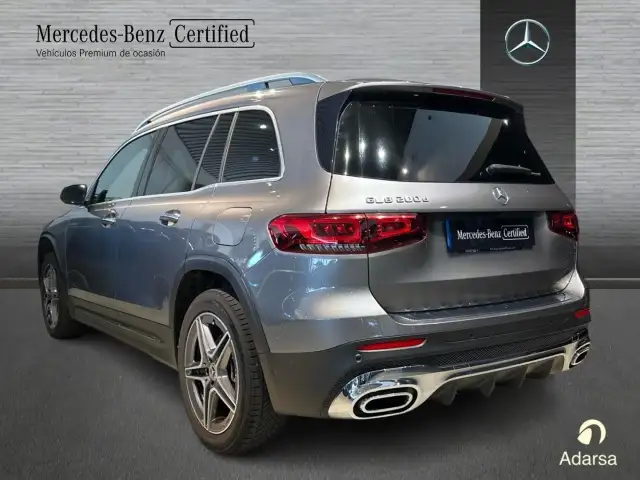 Mercedes-Benz GLB view 4