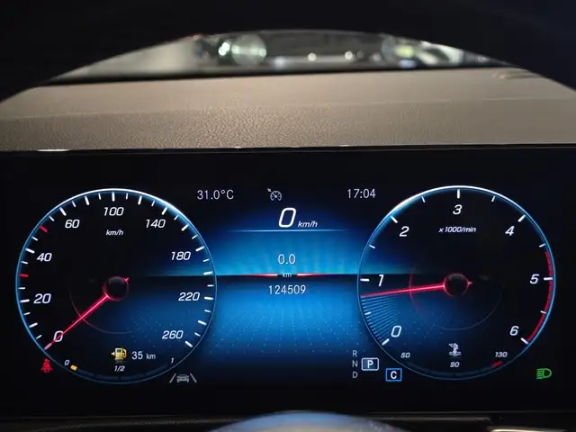 Mercedes-Benz GLB view 25