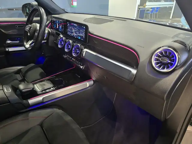 Mercedes-Benz GLB view 24