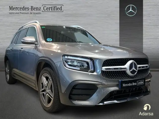 Mercedes-Benz GLB view 3