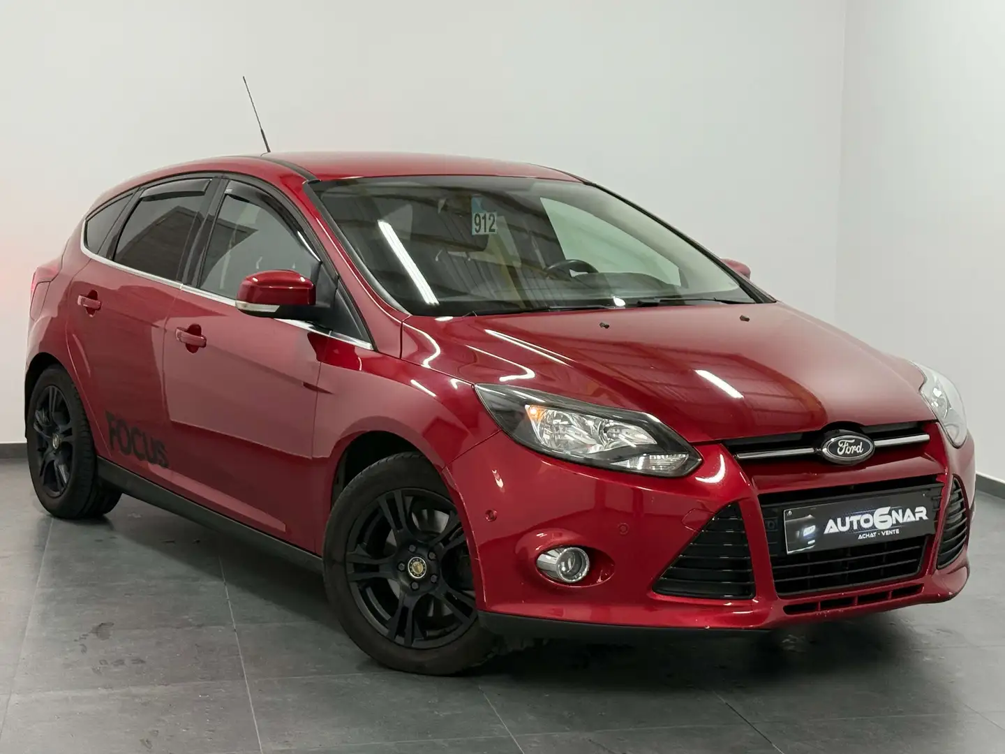 Ford Focus 1.6i Champions Edition 1erMain - Carnet Rouge - 1