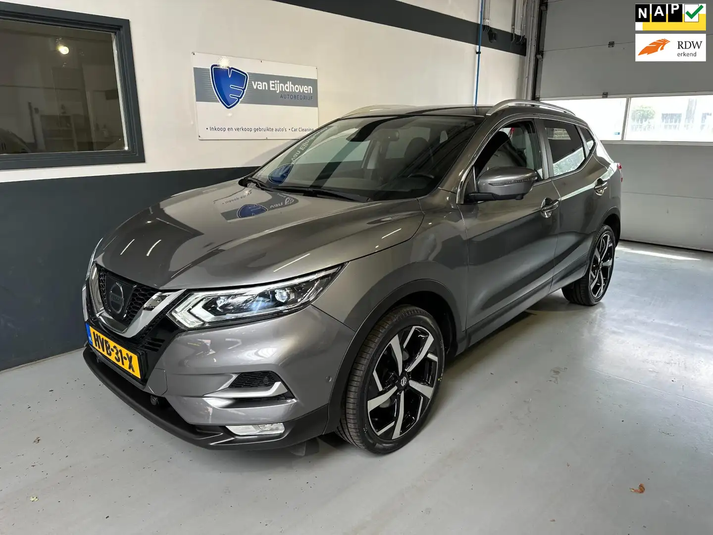 Nissan Qashqai 1.6 Tekna 19inch|Navi|360cam Grijs - 1
