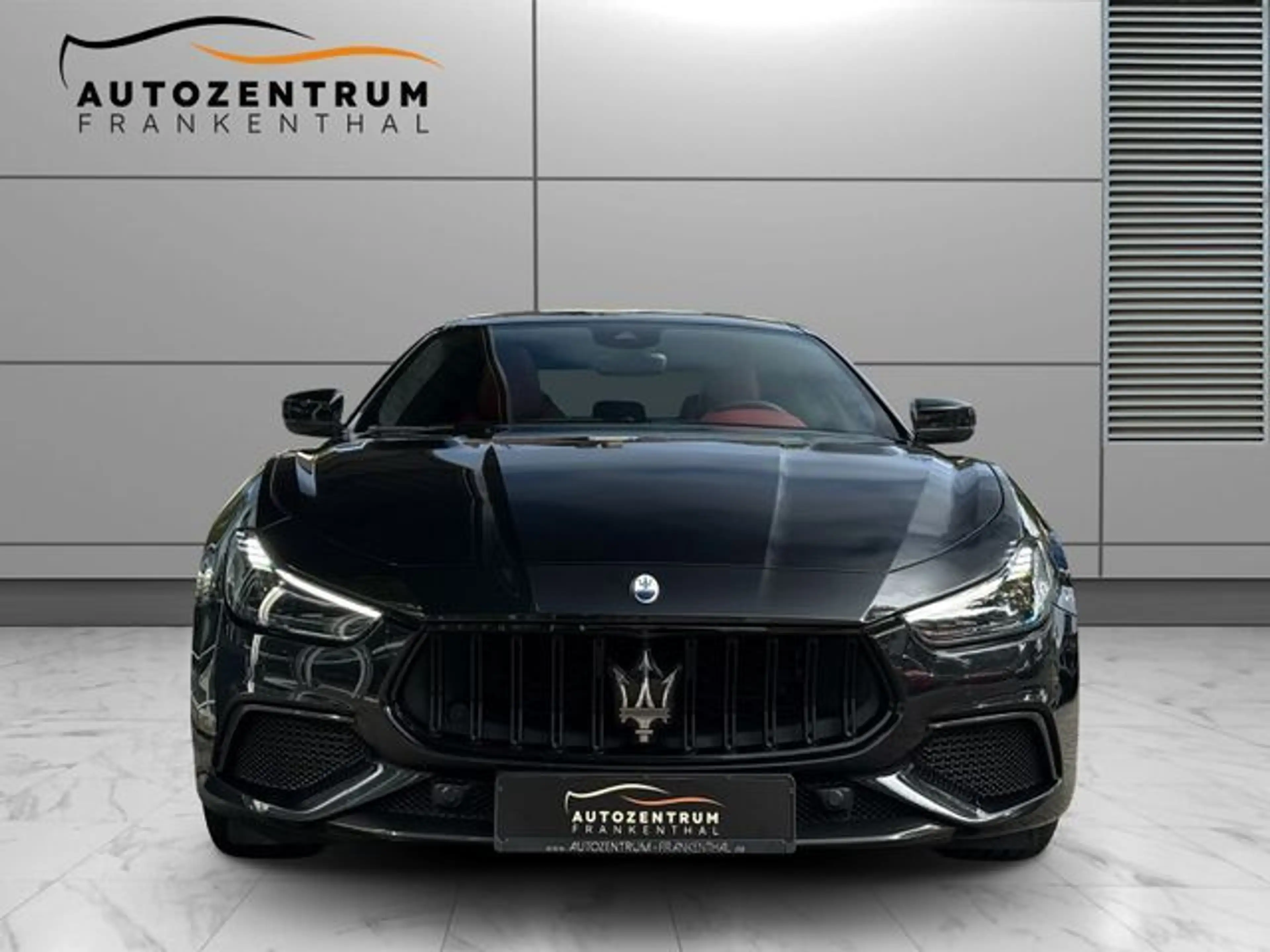 Maserati Ghibli Spurhalte BI-Xenon B&W Carbon — photo 2