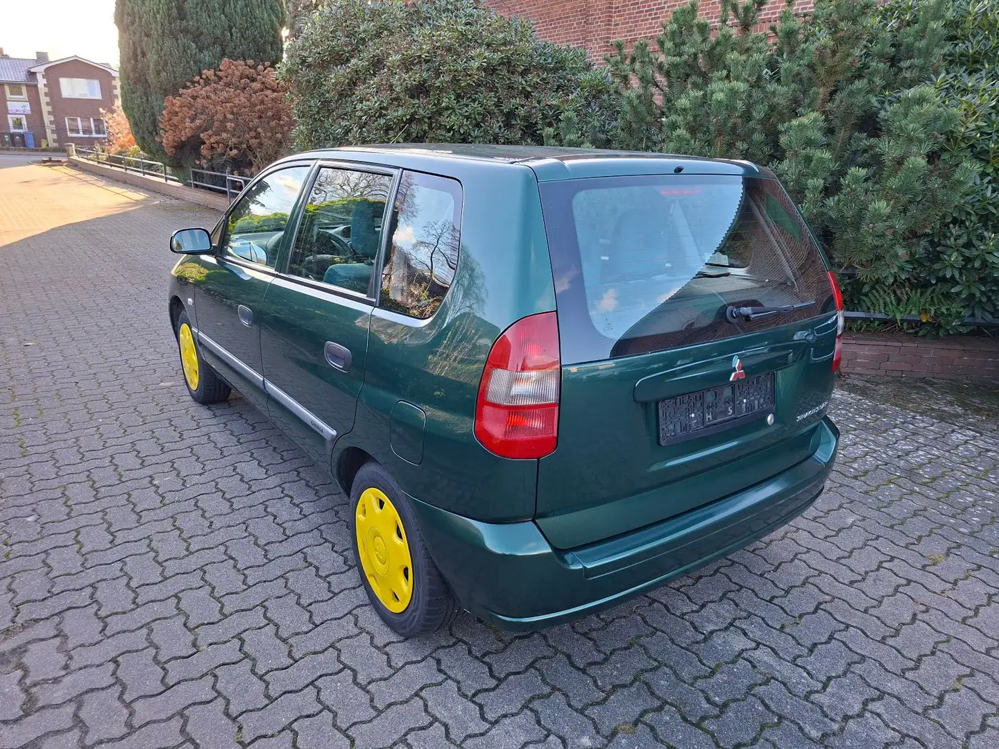 Mitsubishi Space Star 1,3 Avance Grün - 2