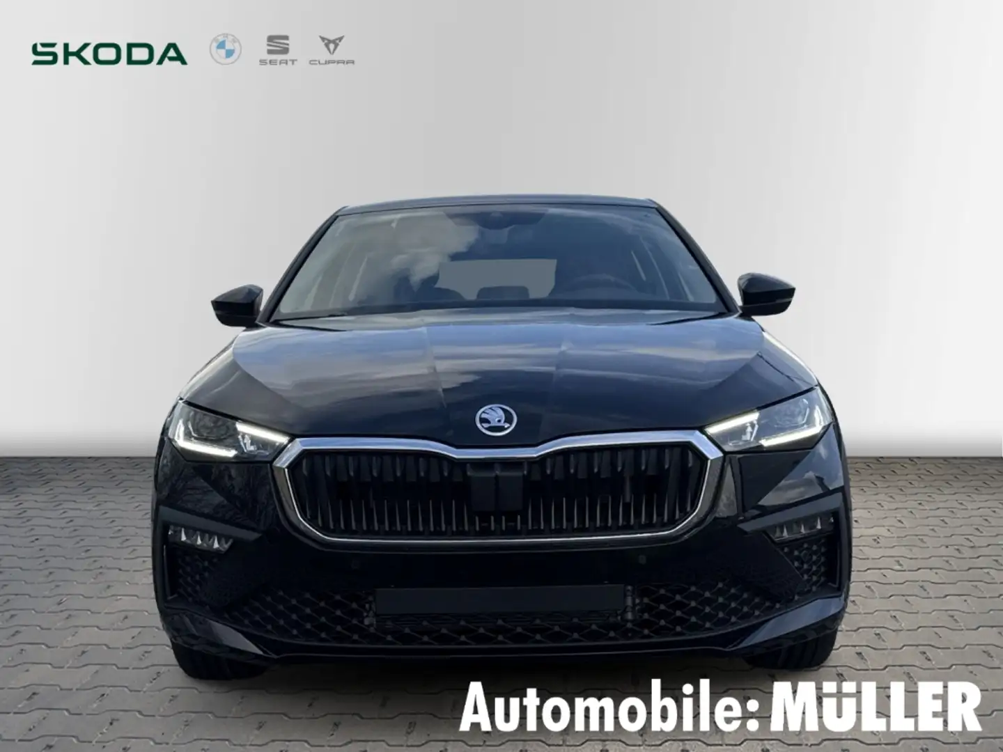 Skoda Scala Selection 1.0 EU6e Tour 1,0 TSI 85 kW DSG Navi dig Schwarz - 2