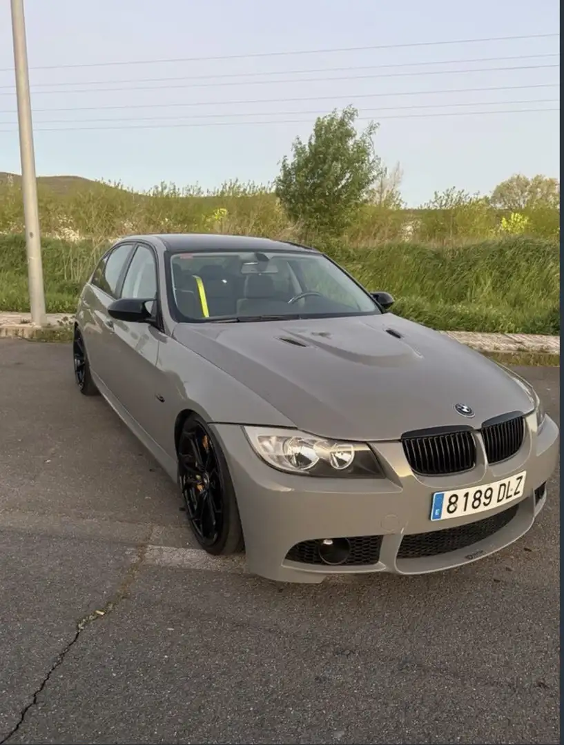 BMW 330 330i - 2
