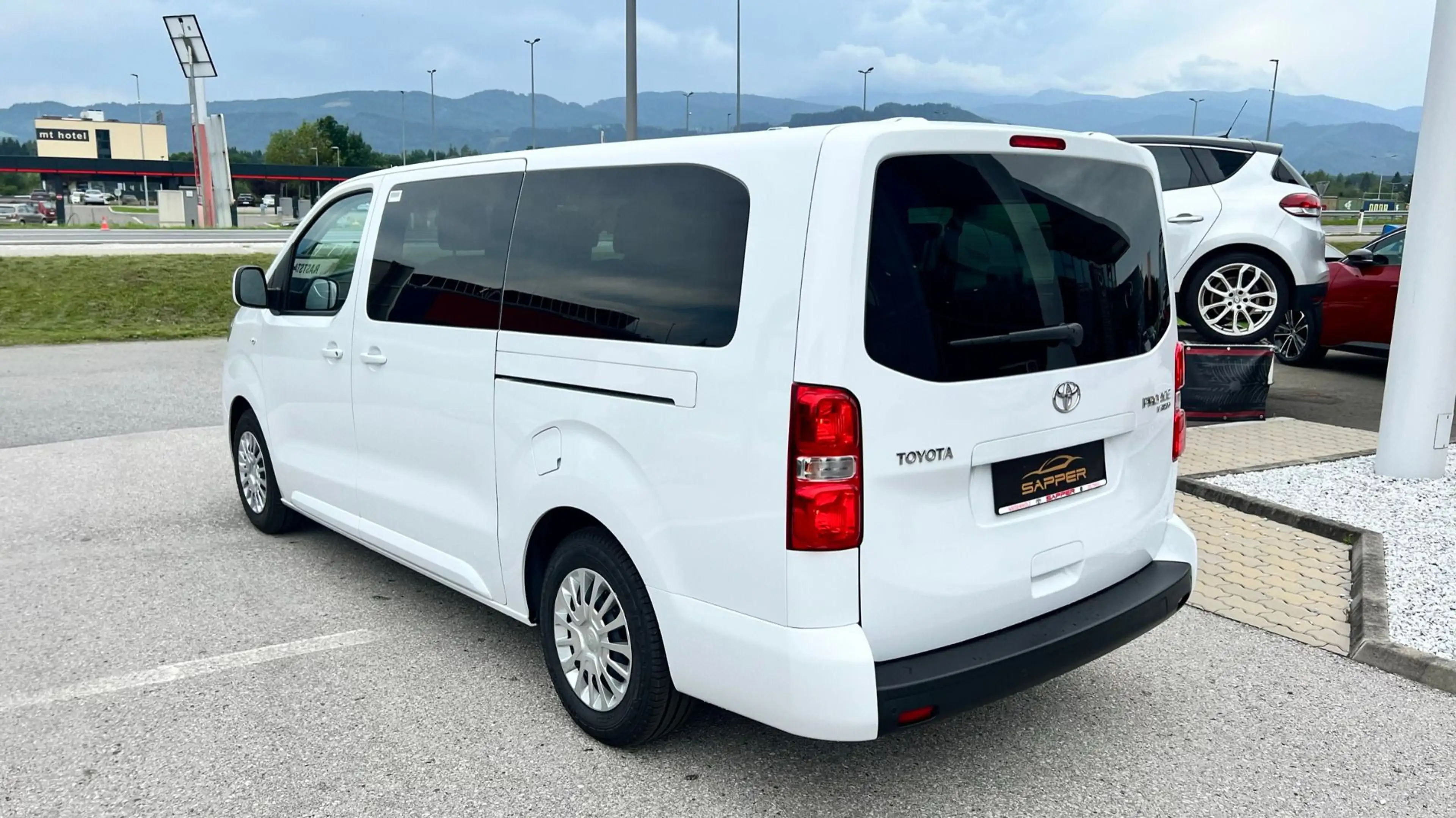 Toyota Proace Verso 2,0 D-4D 150 Lang Shuttle — photo 8