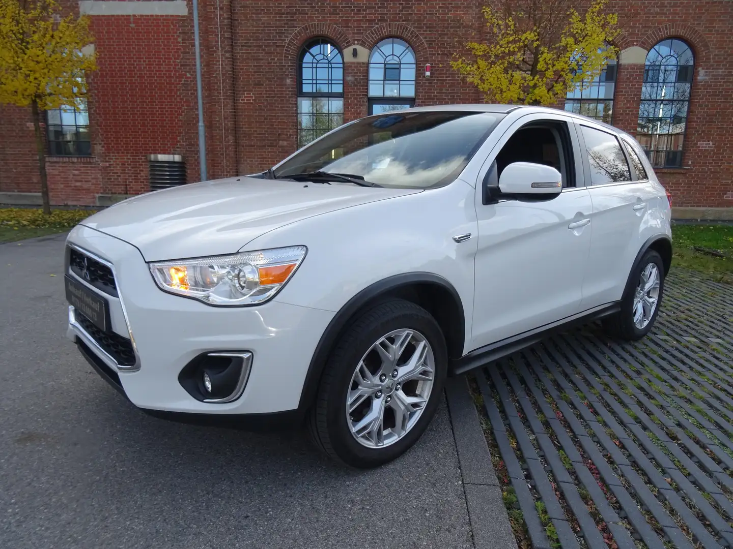 Mitsubishi ASX Plus 4WD-Euro 6-2.Hand-Rückf.kammera Weiß - 2