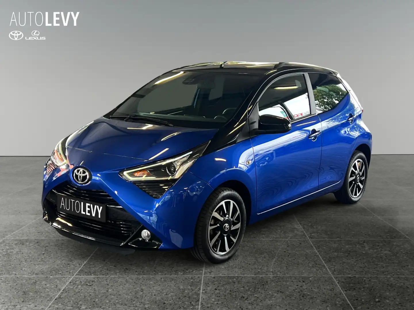 Toyota Aygo 1.0 x-final *CARPLAY*KLIMAAUTOMATIK* Blau - 2