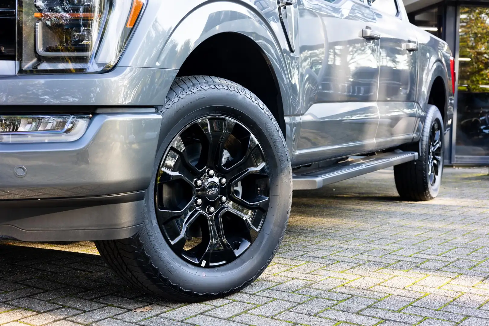 Ford F 150 USA 5.0 V8 Lariat nieuw! Direct beschikbaar! Grijs - 2