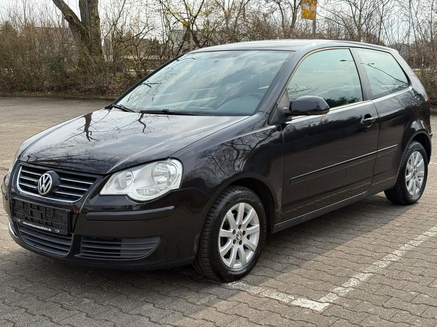 Volkswagen Polo IV 1.2 Sportline*KLIMA*TÜV/NEU*AUS 2.HAND* Negro - 1