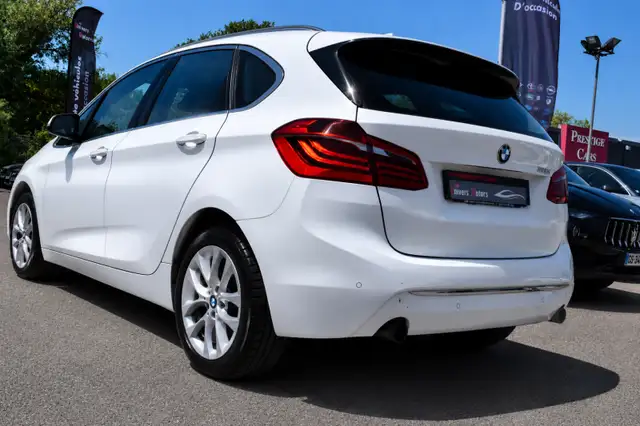BMW 2 Series view 3