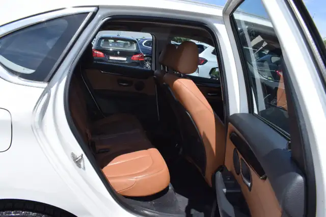 BMW 2 Series view 9