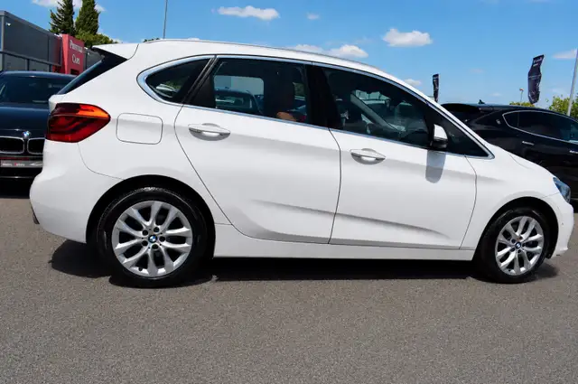 BMW 2 Series view 13