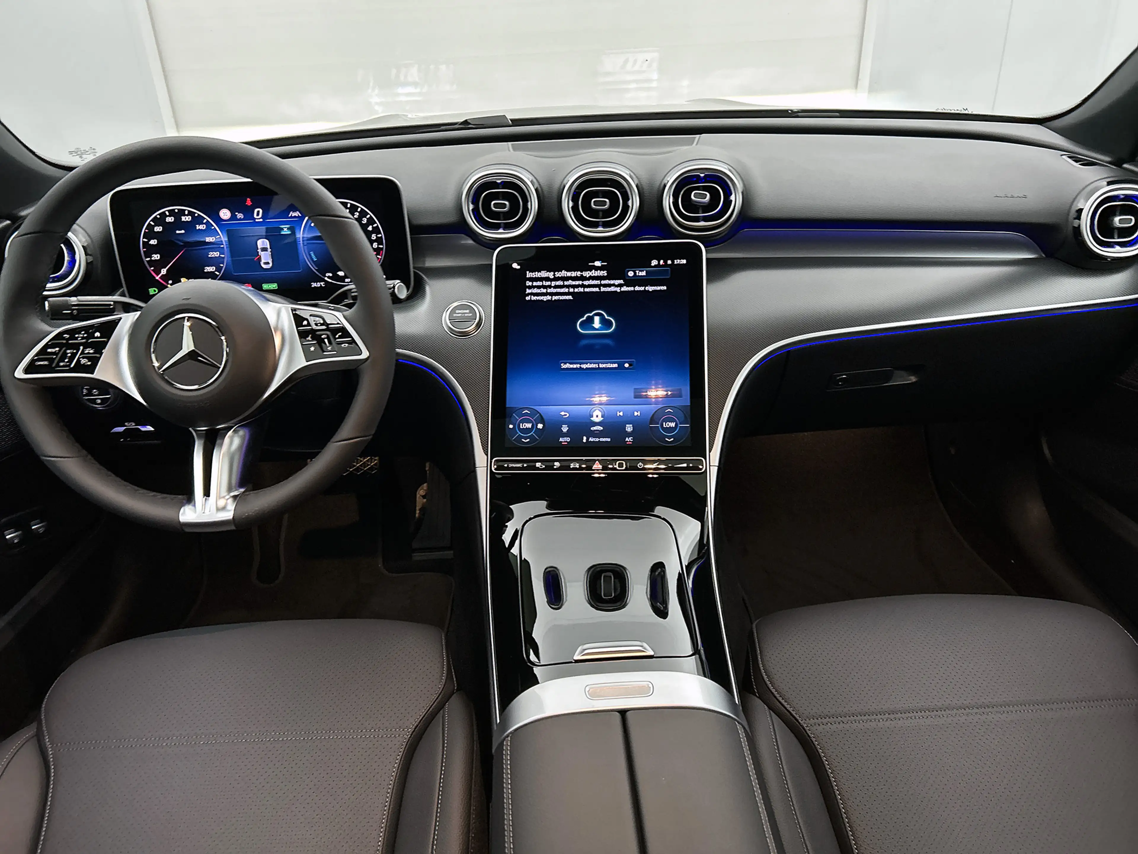 Mercedes-Benz C 300 e Business Solution Luxury | Winterpakket | Trekha — photo 4