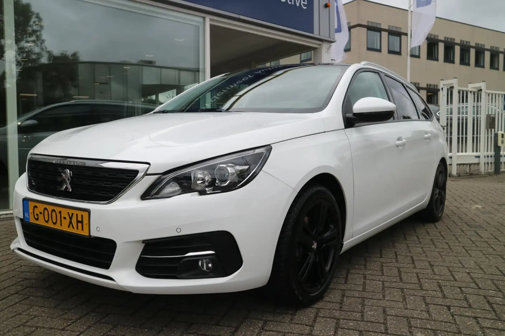 Peugeot 308 SW 1.2 PureTech Executive / navigatie / camera / t Blanc - 1