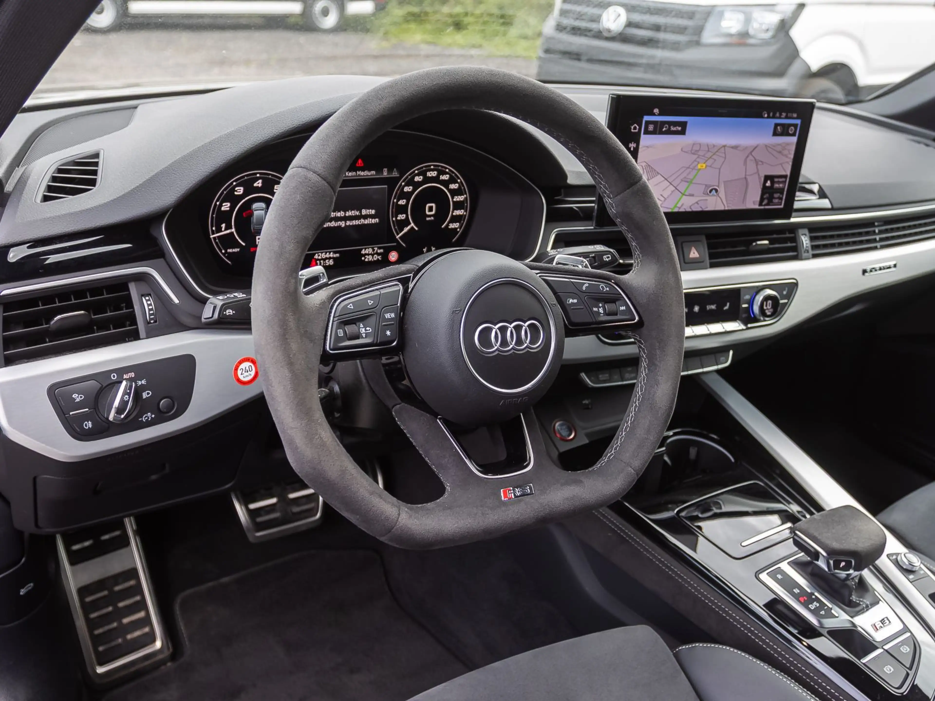 Audi RS4 RS4 Avant Matrix Sportfahrwerk Sportabgasanlage — photo 15