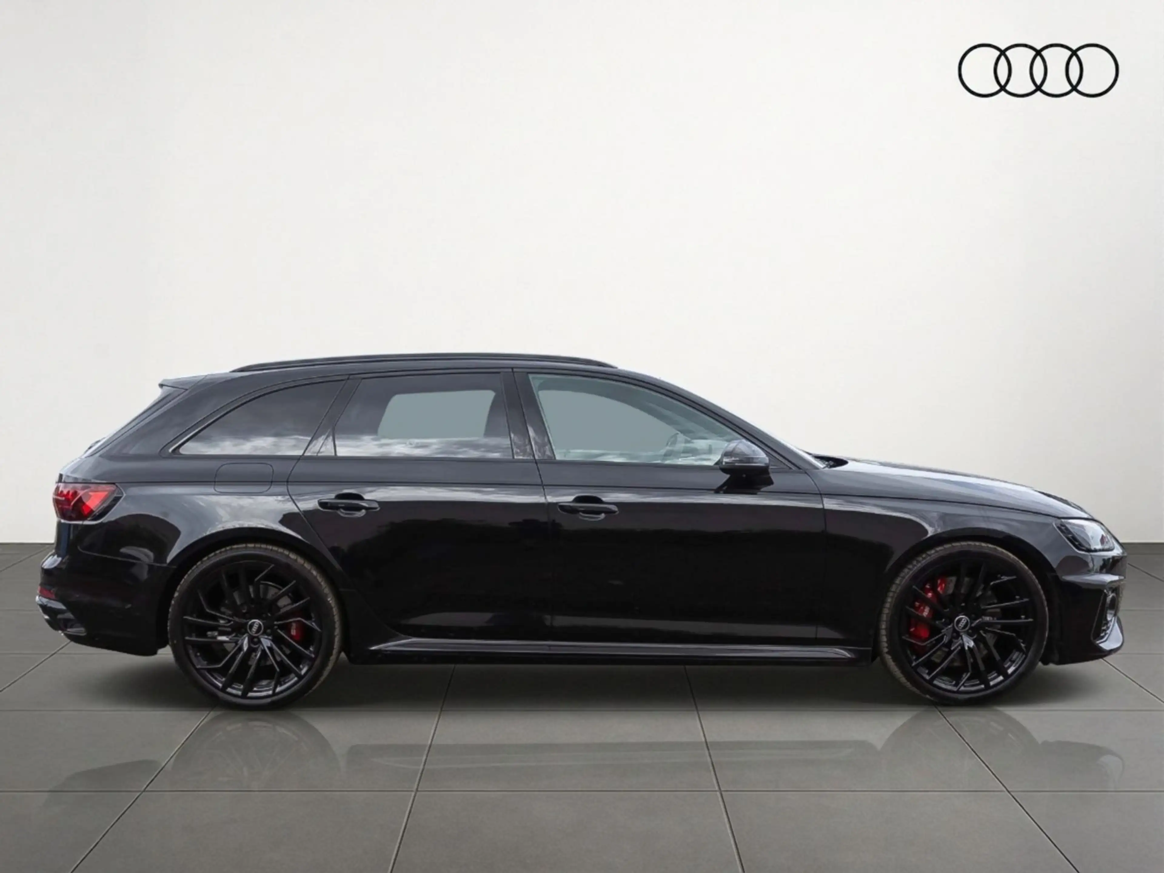 Audi RS4 RS4 Avant Matrix Sportfahrwerk Sportabgasanlage — photo 5