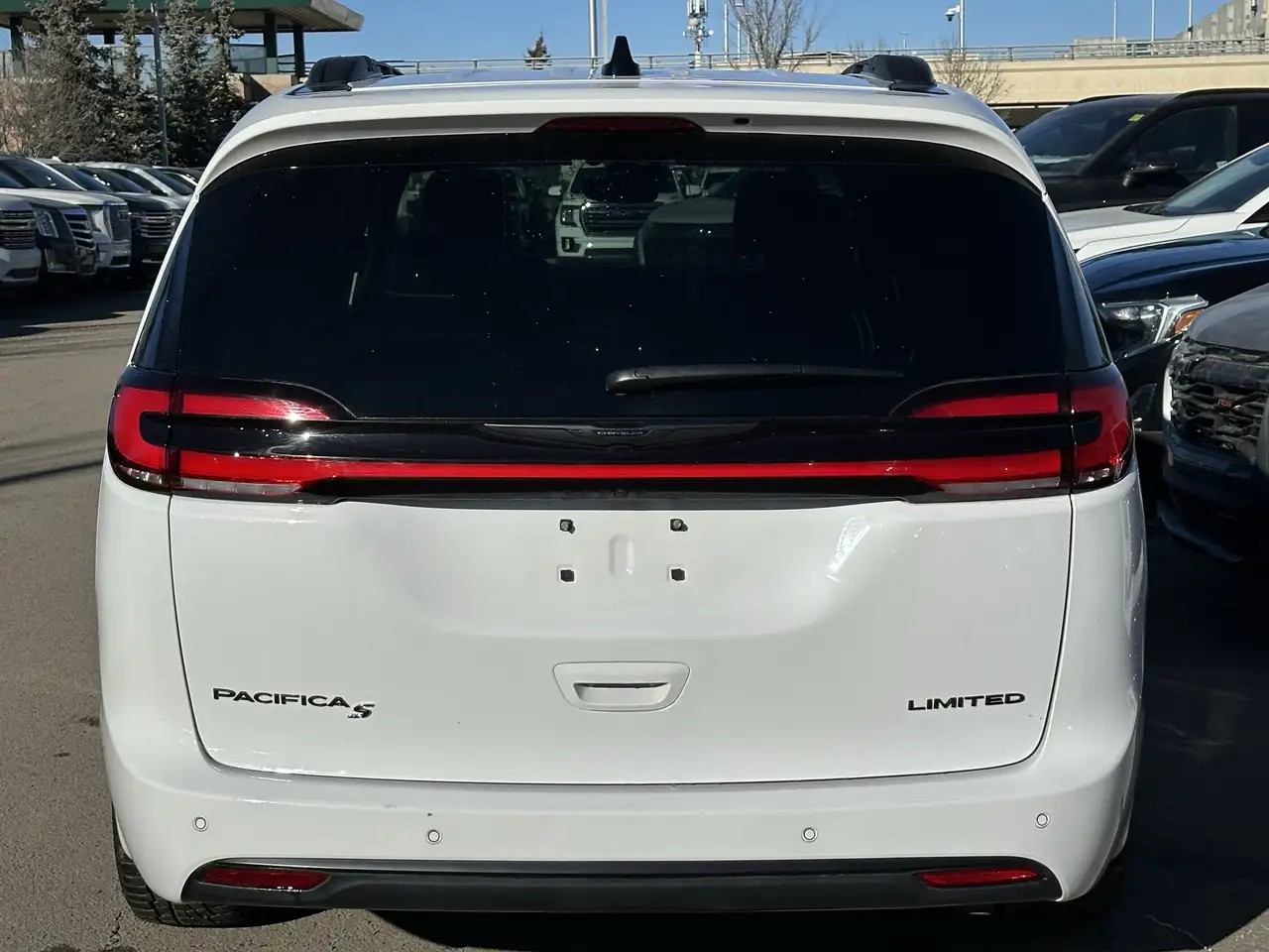 Chrysler Pacifica снимка Chrysler Pacifica