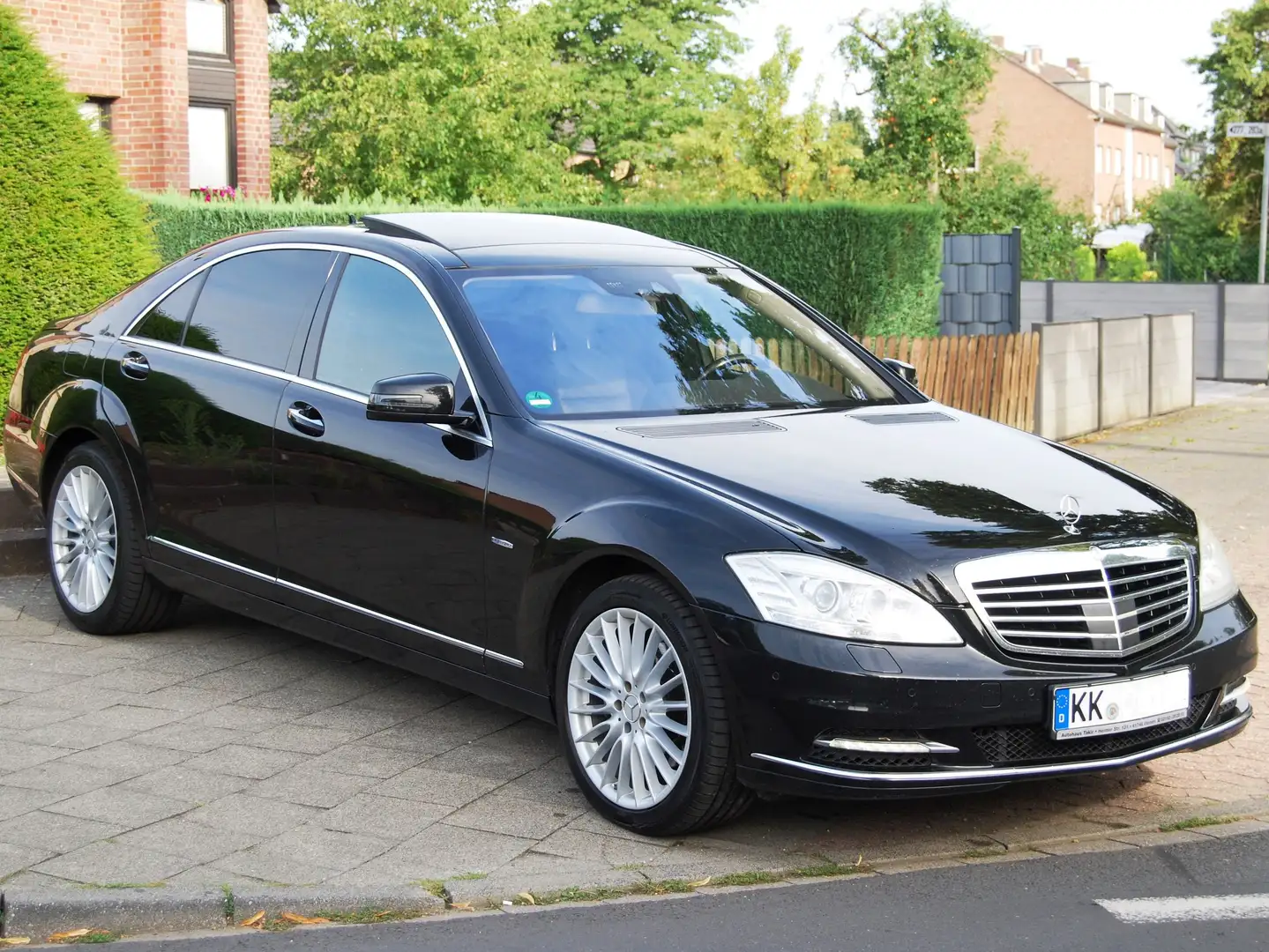 Mercedes-Benz S 350 S 350 BlueTec L (221.126) * Lang-Vollausstattung * Noir - 1