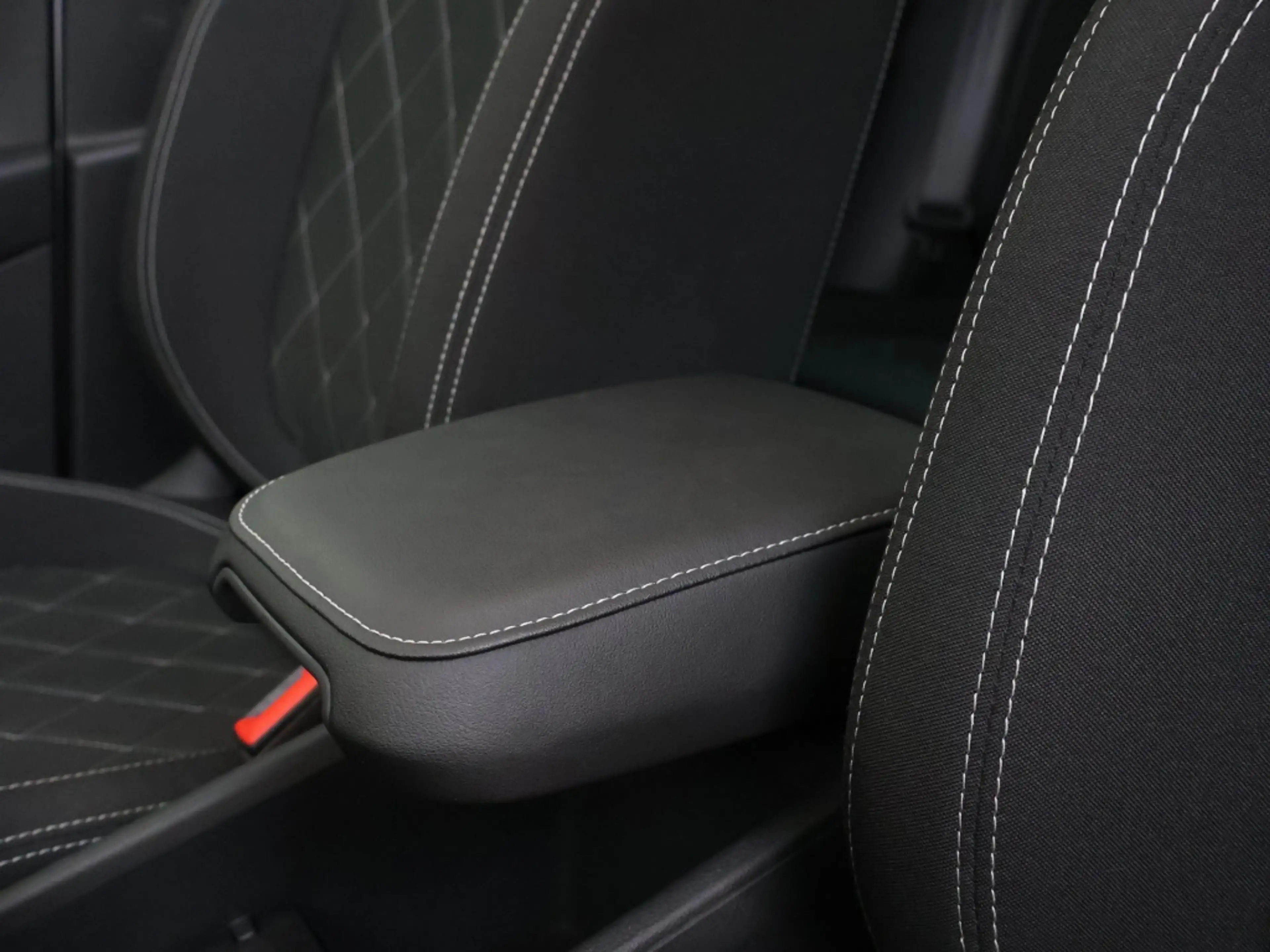 Skoda Karoq 1.5 TSI Sportline Business Automaat 150PK Sportpak — photo 18