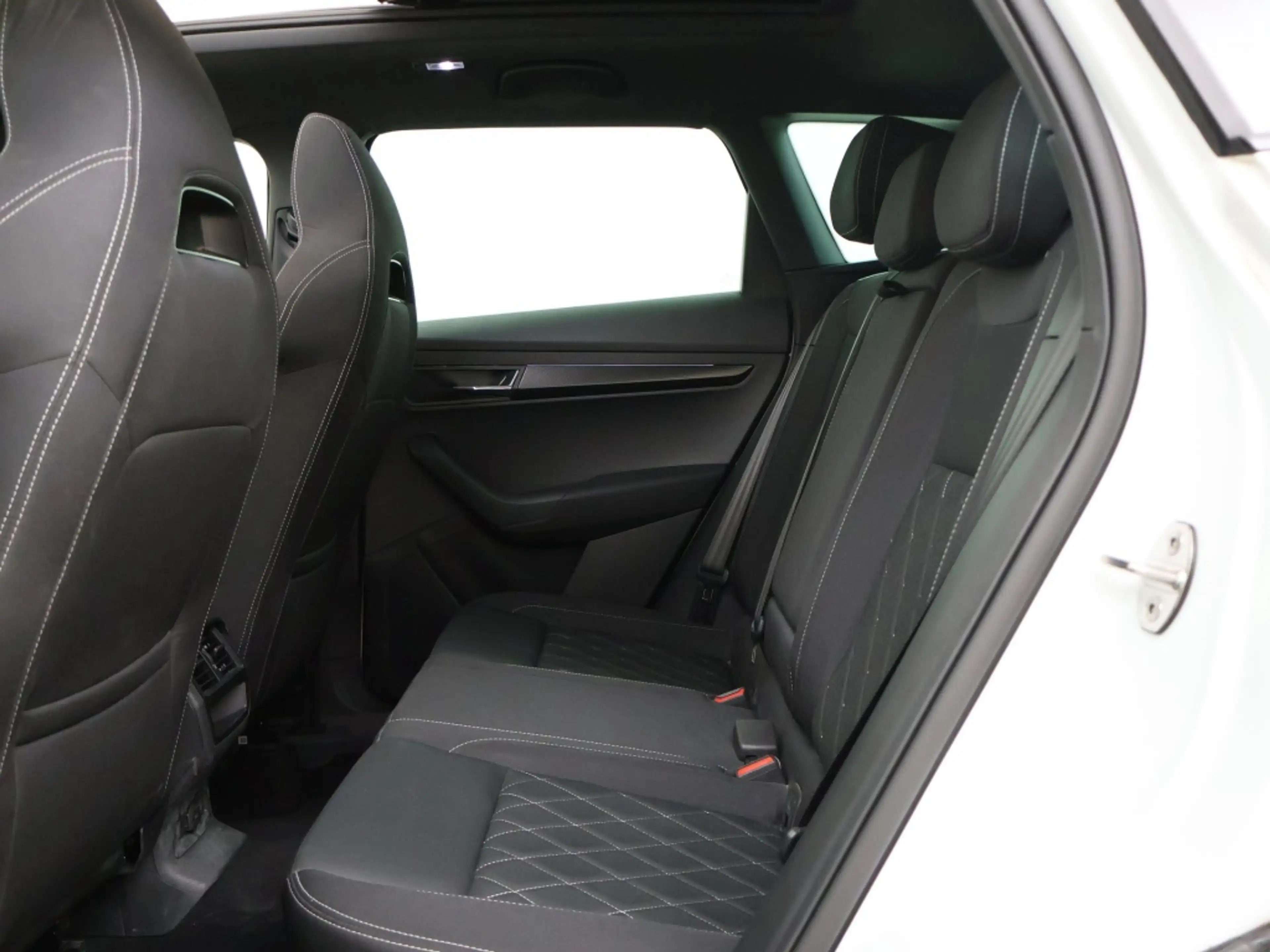 Skoda Karoq 1.5 TSI Sportline Business Automaat 150PK Sportpak — photo 4