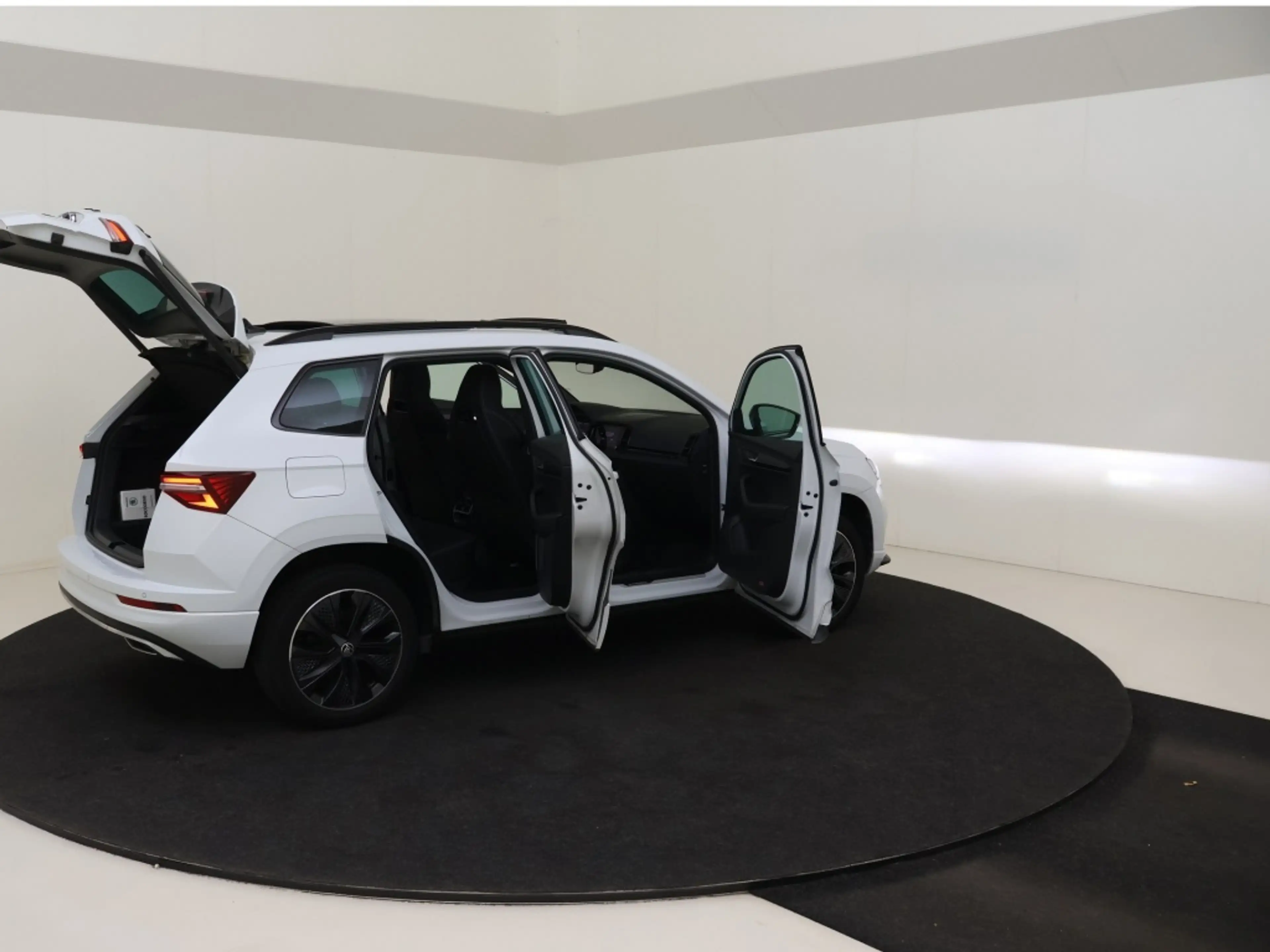 Skoda Karoq 1.5 TSI Sportline Business Automaat 150PK Sportpak — photo 33