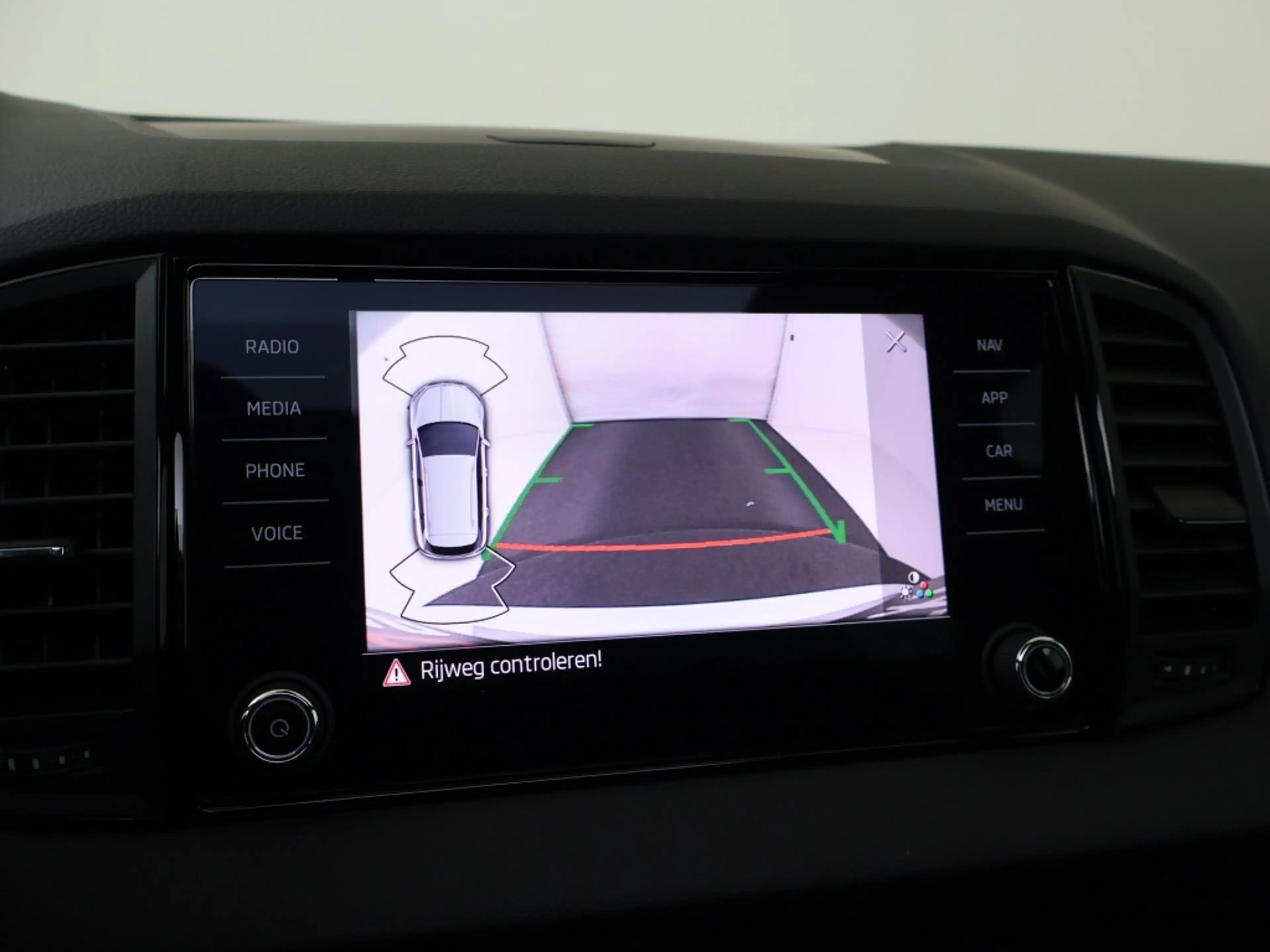 Skoda Karoq 1.5 TSI Sportline Business Automaat 150PK Sportpak — photo 8