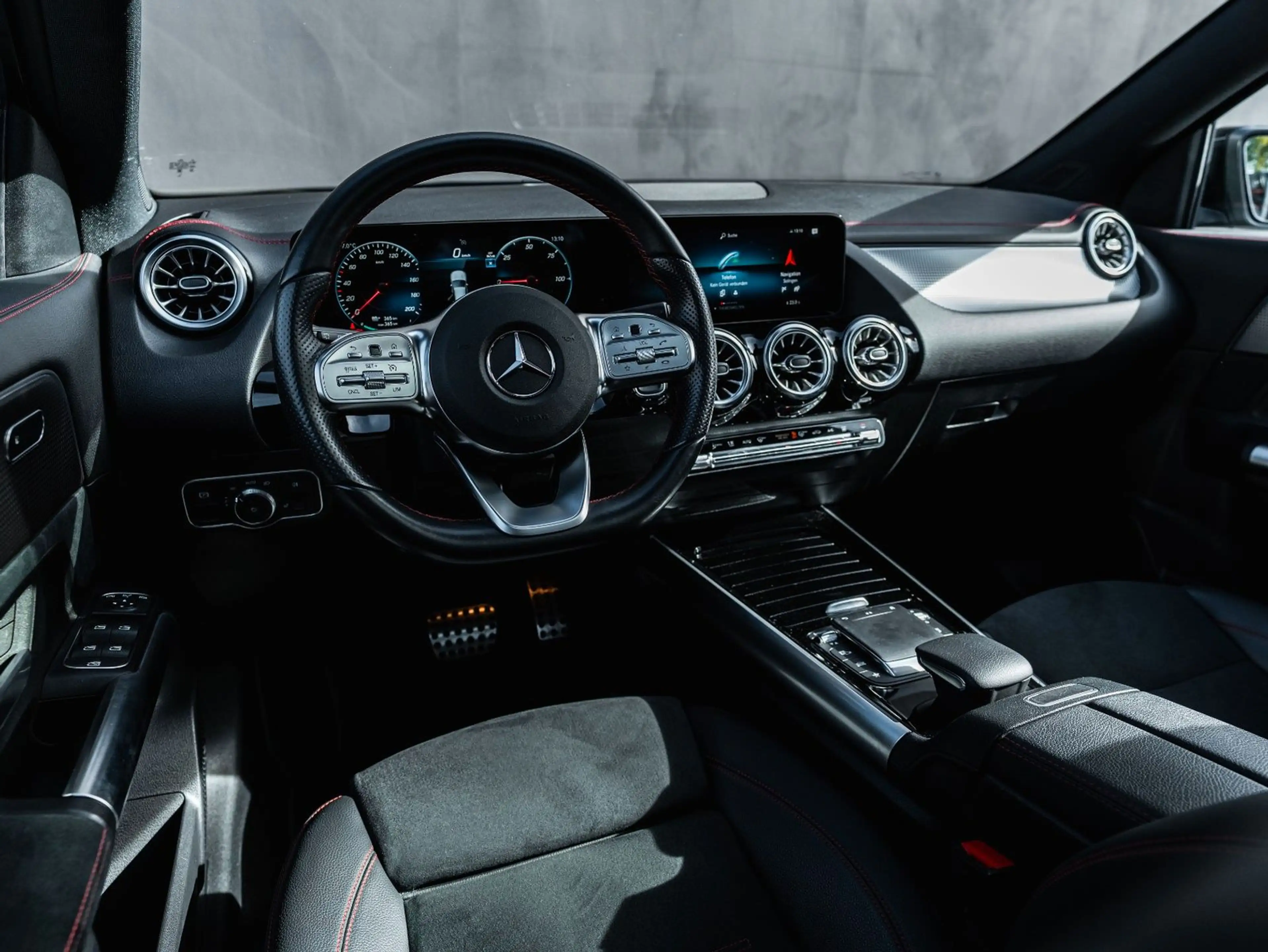 Mercedes-Benz EQA 250 AMG LINE Pano AHK GARNATIE 01/28 — photo 10