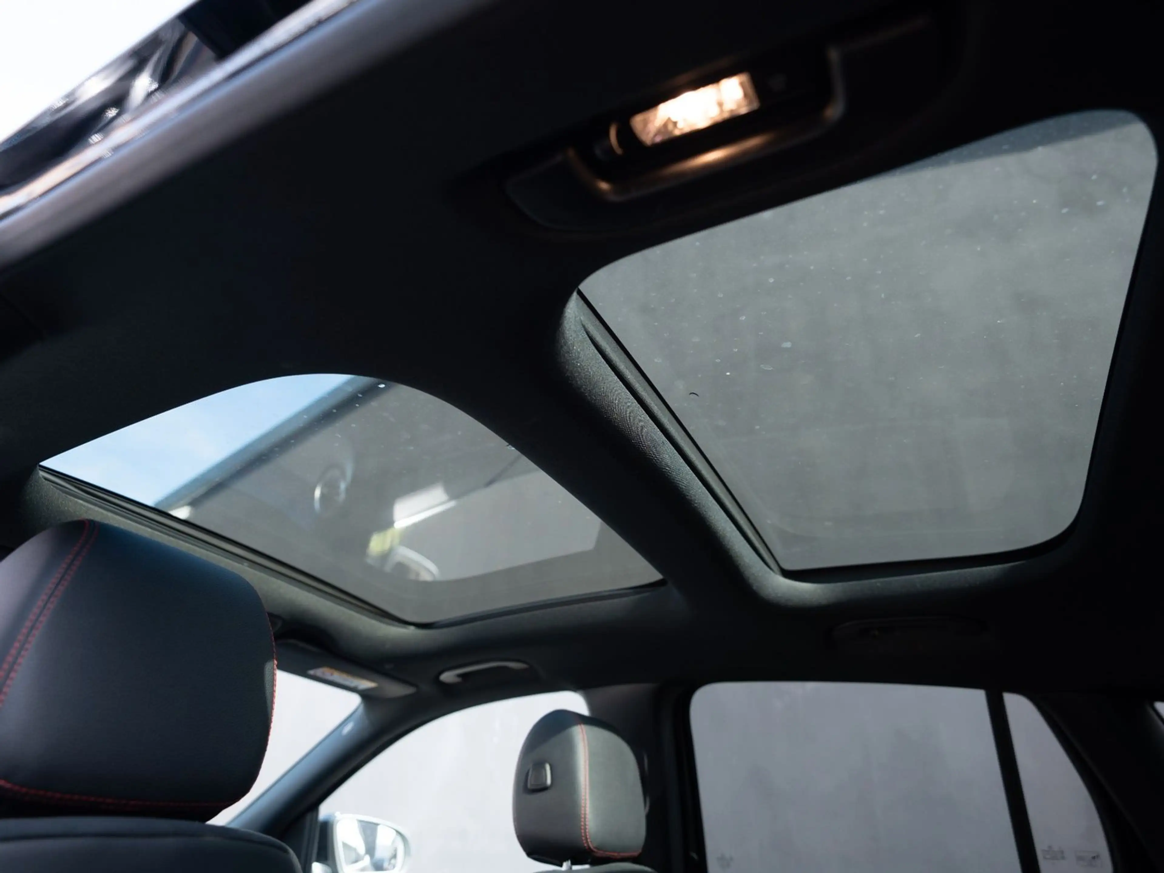 Mercedes-Benz EQA 250 AMG LINE Pano AHK GARNATIE 01/28 — photo 14